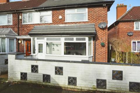 3 bed property, in Mullacre Road, £265,000
