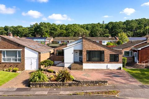 3 bed property, in Rydal Close, £500,000