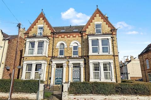 2 bed property, in Trinity Road, £95,000