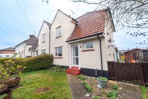3 bed property, in 22 Bradfield Avenue, £325,000
