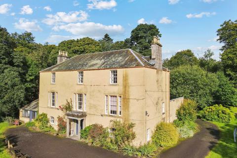 13 bed property, in Braendam Estate, £950,000