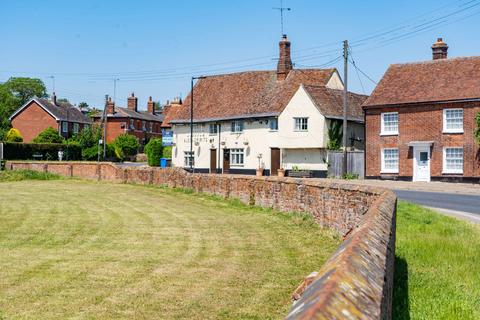 6 bed property, in The White Hart, £595,000