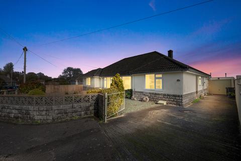 2 bed property, in Dorchester, £275,000