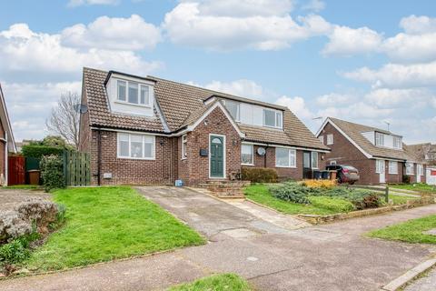 5 bed property, in Gardeners Road, £375,000
