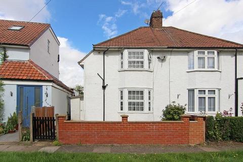 4 bed property, in Noel Road, £675,000