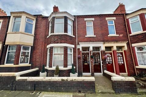 3 bed property, in Gordon Road, £70,000