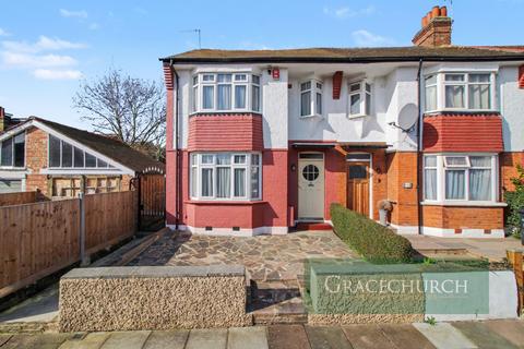 3 bed property, in Lightcliffe Road, £625,000