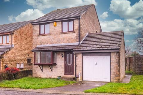 3 bed property, in Carolan Court, £285,000