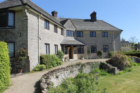 5 bed property, in St. Mary's Way, £1,500,000