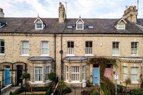 5 bed property, in Scarcroft Road, £900,000