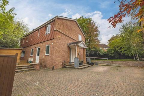 4 bed property, in Copse Wood, £1,175,000