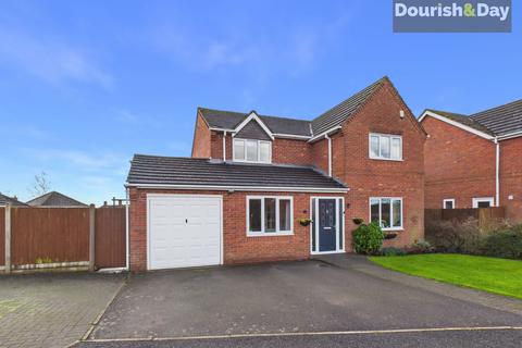 4 bed property, in Ellam Piece, £450,000