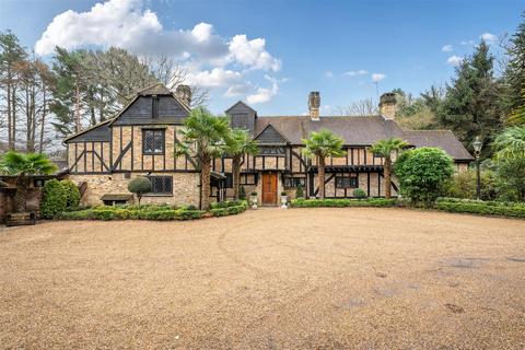 5 bed property, in High Road, £3,700,000