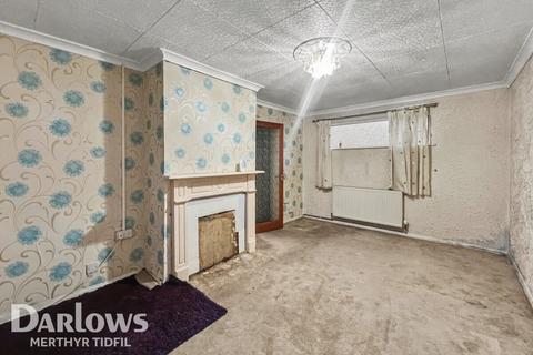 3 bed property, in Cypress Close, £100,000