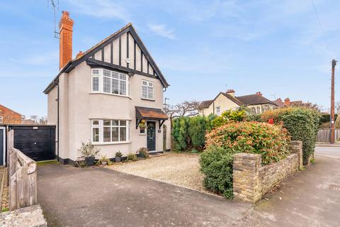 4 bed property, in Pinkneys Road, £825,000