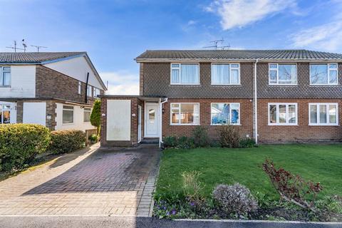 2 bed property, in Kite Farm, £230,000