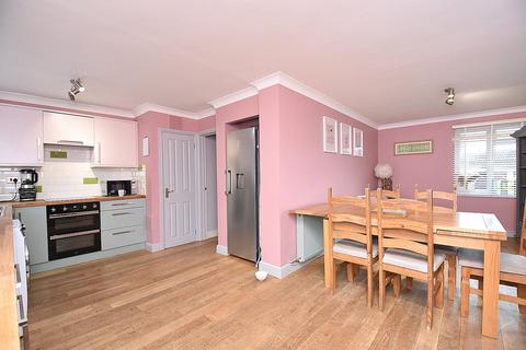 4 bed property, in Tything Way, £357,500