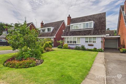 3 bed property, in West Drive, £365,000