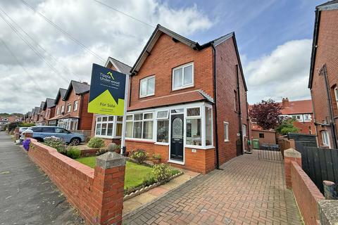 3 bed property, in Peasholm Gardens, £250,000