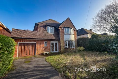 3 bed property, in Huntly Road, £700,000