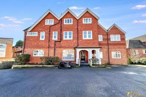 2 bed property, in Dorset Road, £199,950