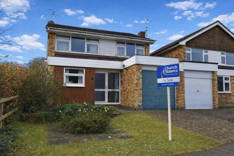 4 bed property, in Fairleads, £475,000