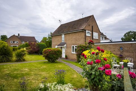 3 bed property, in Campden Close, £280,000