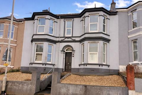 4 bed property, in Alexandra Road, £267,500
