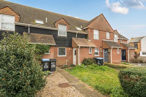 3 bed property, in Canterbury Road, £225,000