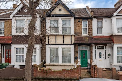 3 bed property, in Leonard Road, £500,000