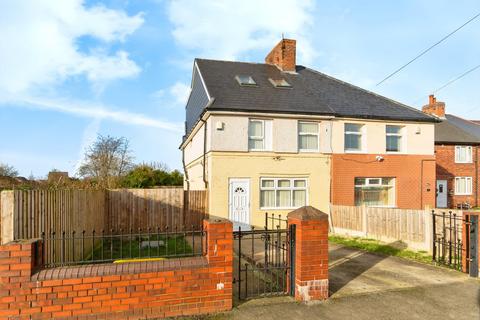 3 bed property, in Deightonby Street, £105,000