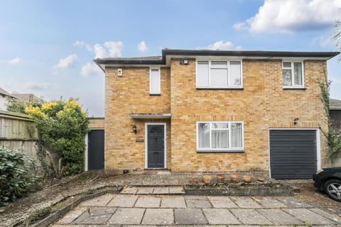5 bed property, in Lakeside, £1,250,000