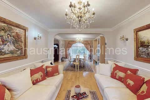 3 bed property, in Cheviot Gardens NW2, £950,000