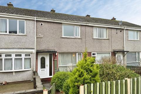 2 bed property, in Greenlands Avenue, £110,000