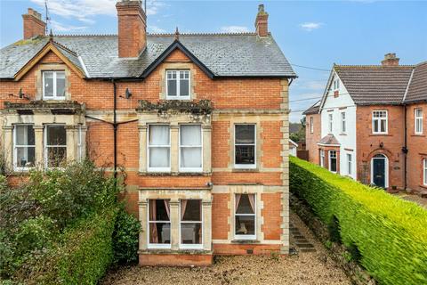 7 bed property, in Grove Avenue, £550,000