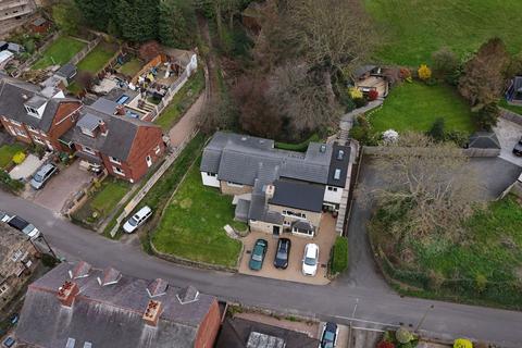 4 bed property, in The Croft, £775,000