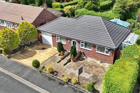 2 bed property, in Fairway, £450,000
