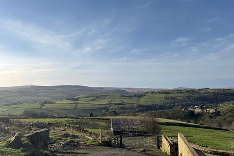 3 bed property, in Barrett, £450,000