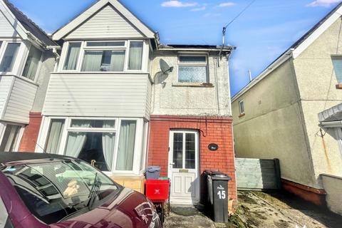 3 bed property, in Wind Road, £120,000