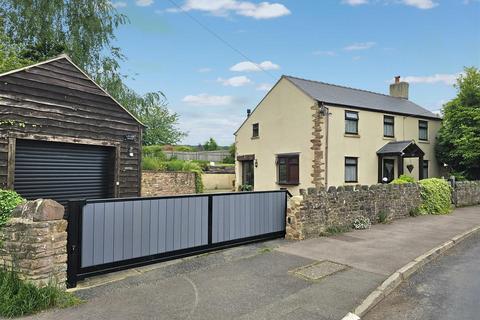 4 bed property, in Latchen, £525,000