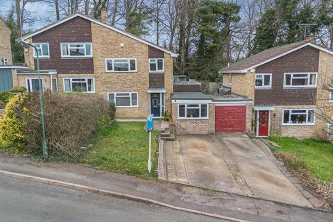 3 bed property, in Clearbrook Close, £475,000