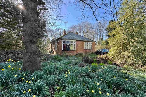 3 bed property, in Taylor Lane, £150,000