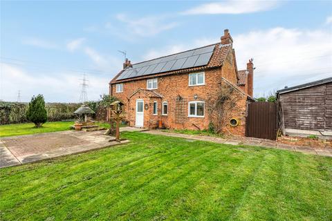 5 bed property, in Moorhouse, £800,000