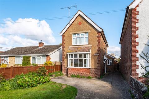 2 bed property, in Oving Road, £399,950