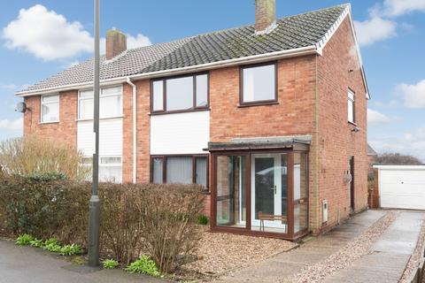 3 bed property, in Totley Mount, £190,000