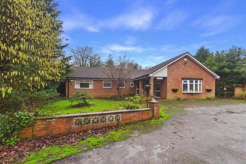 4 bed property, in Cliff Drive, £315,000