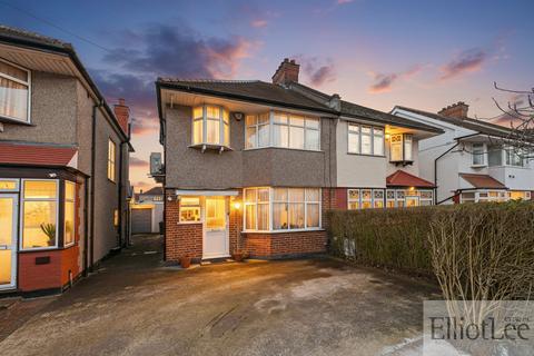 3 bed property, in Farrer Road, £700,000