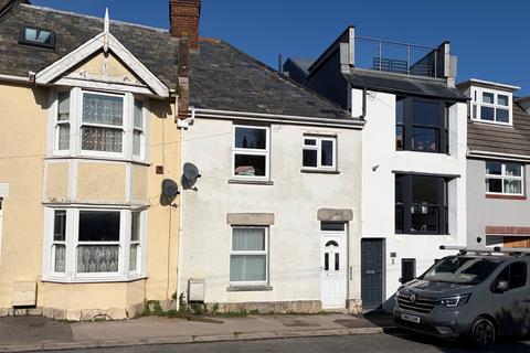 2 bed property, in Priests Road, £260,000