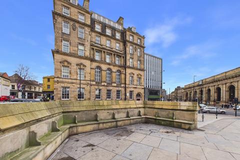 2 bed property, in Bewick Street, £160,000