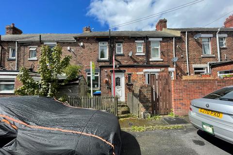 3 bed property, in Rose Avenue, £65,000